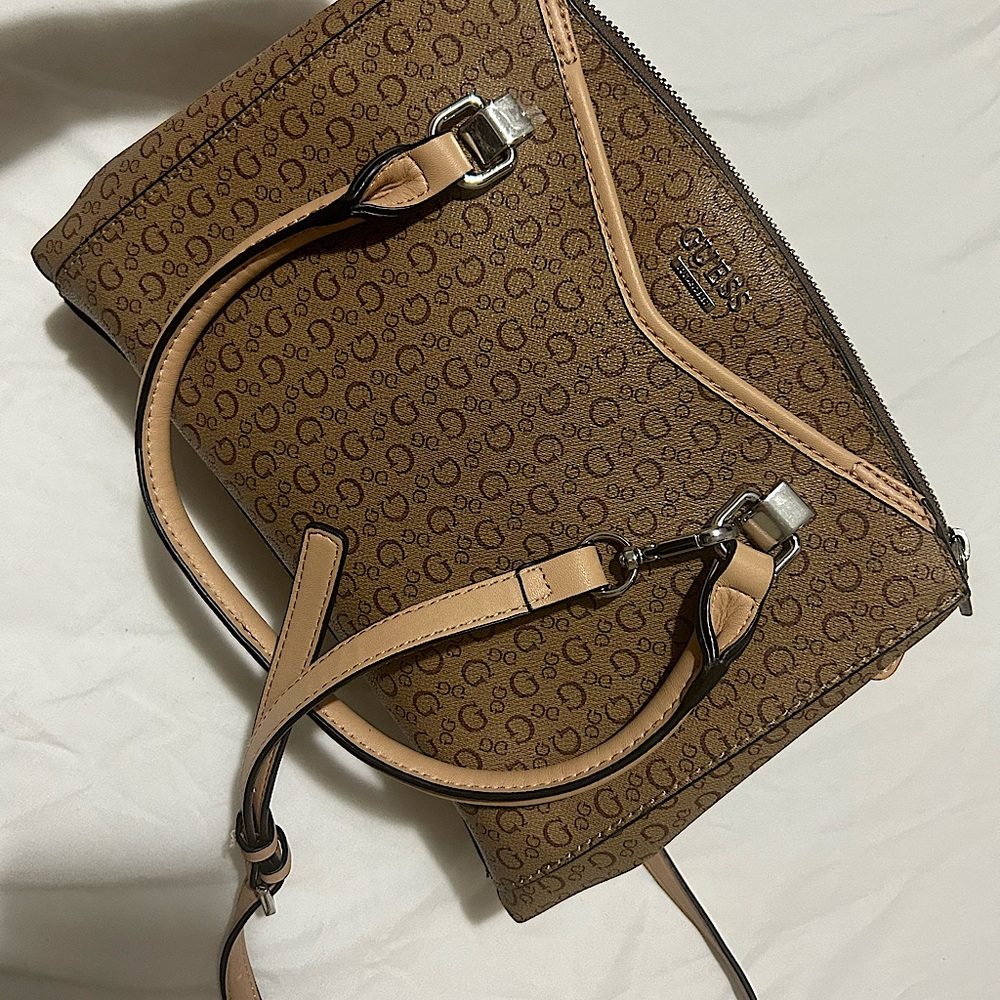 Brown Guess bag in excellent condition